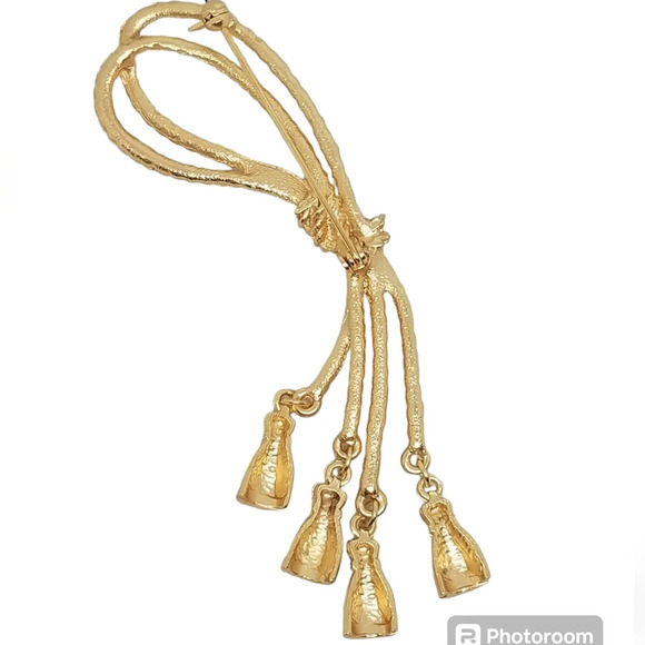 VINTAGE LARGE MATTE GOLDTONE ORNATE ROPE WITH TASSELS STATEMENT BROOCH - Picture 4 of 5